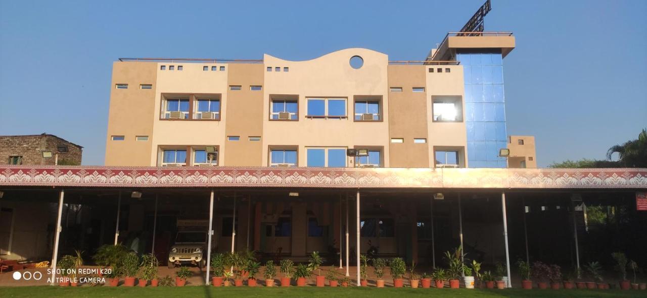 Ruchishree Garden Hotel Ujjain Exterior photo