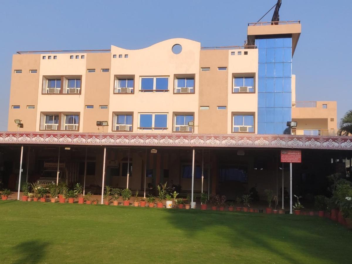 Ruchishree Garden Hotel Ujjain Exterior photo